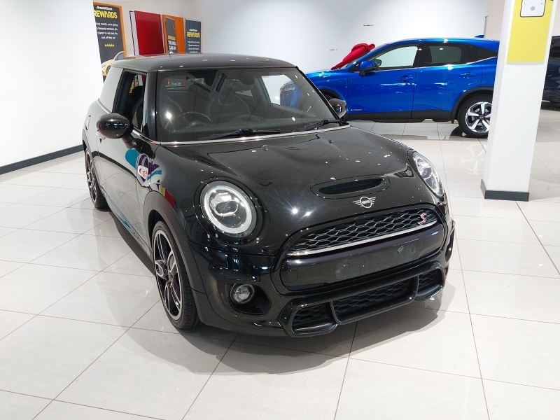 Mini Hatch 2.0 Cooper S Sport II Black