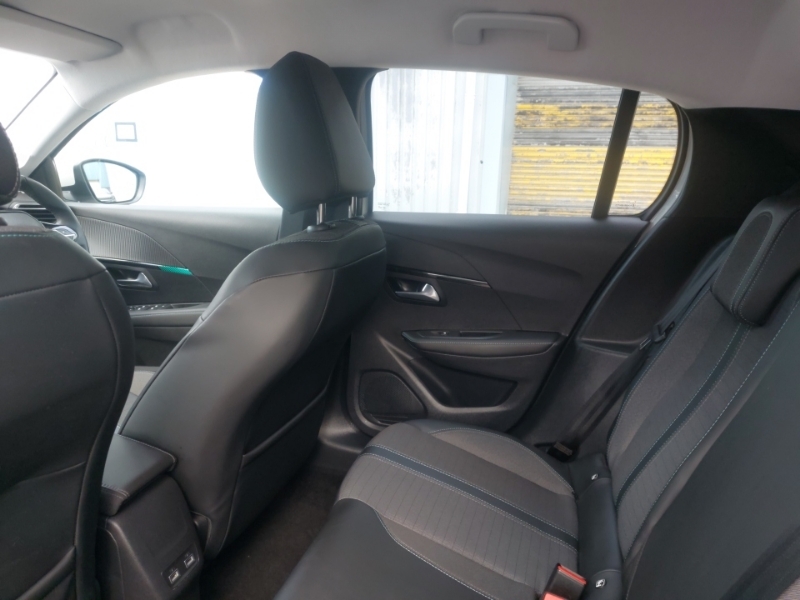 Peugeot e-208 100Kw Allure Premium 50Kwh White #5