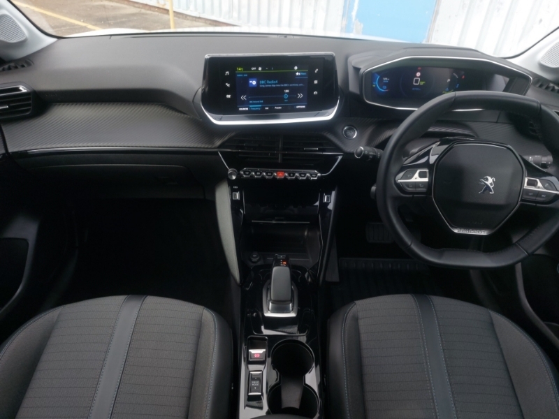 Peugeot e-208 100Kw Allure Premium 50Kwh White #2