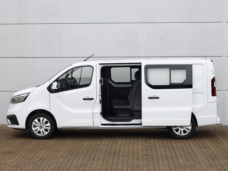 Renault Trafic Ll30 Blue Dci 150 Extra Safety Van White #5