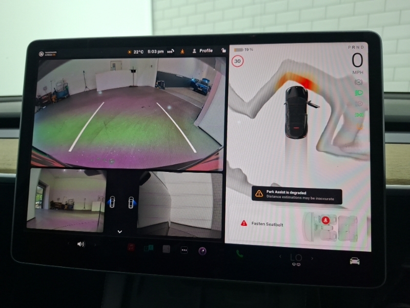 Tesla Model Y Suv White #9