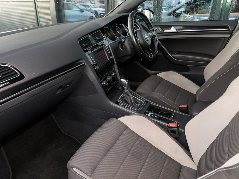 Volkswagen Golf Hatchback 2.0 Tsi Bluemotion Tech R 2016 Black #5