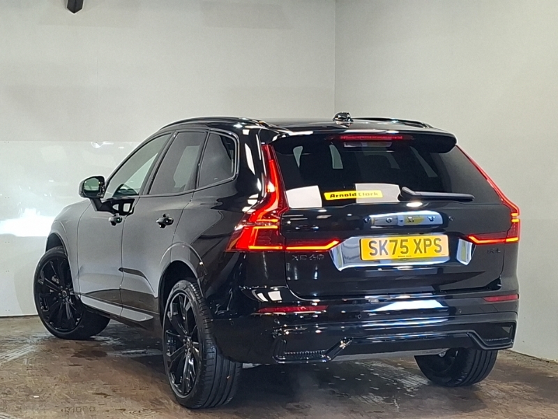 Volvo XC60 2.0 B5p Plus Black Edition Awd Geartronic Black #2