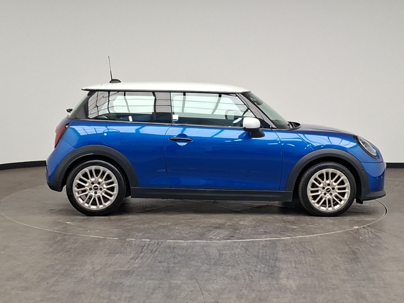 Mini Hatch 1.5 C Classic 2024 Black #2
