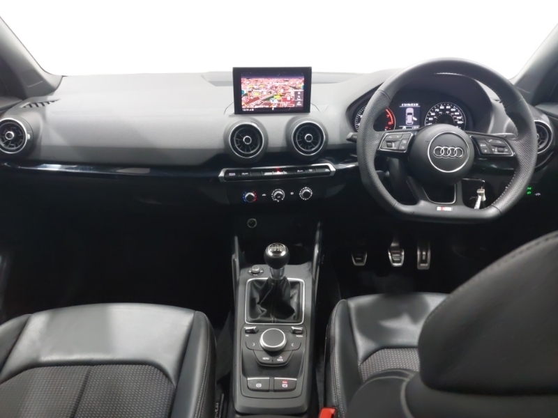 Audi Q2 30 Tfsi Black Edition White #3