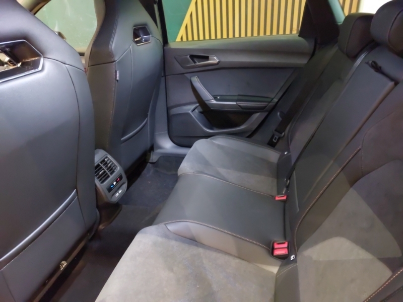 Cupra Leon 1.5 Etsi 150 V2 Dsg Black #6