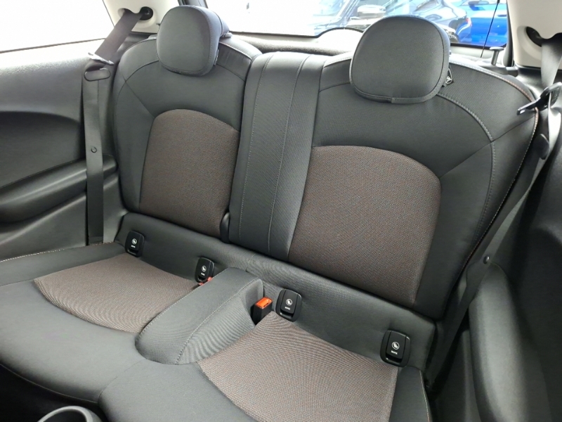 Mini Hatch 1.5 Cooper Classic II White #12