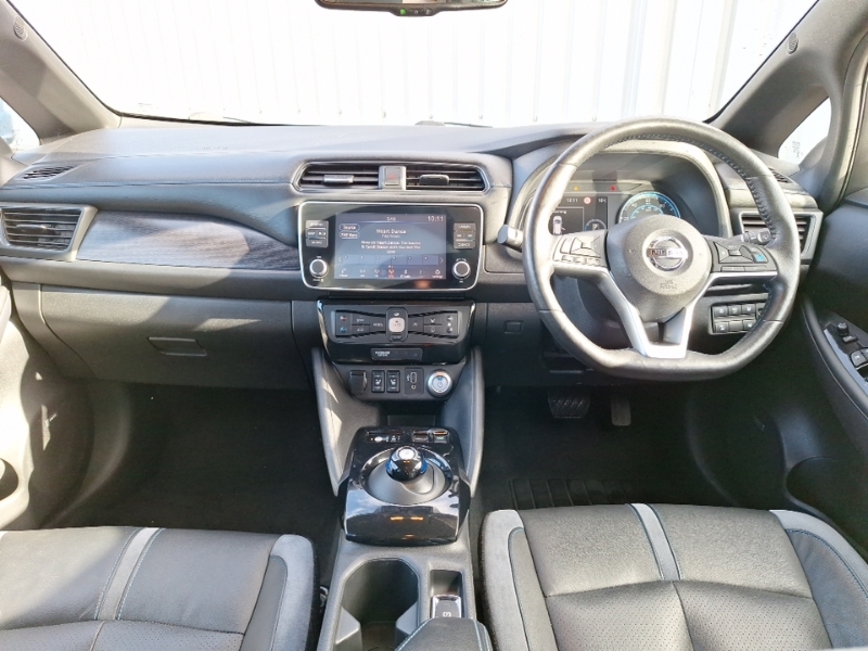 Nissan Leaf 40Kwh N-connecta Red #3