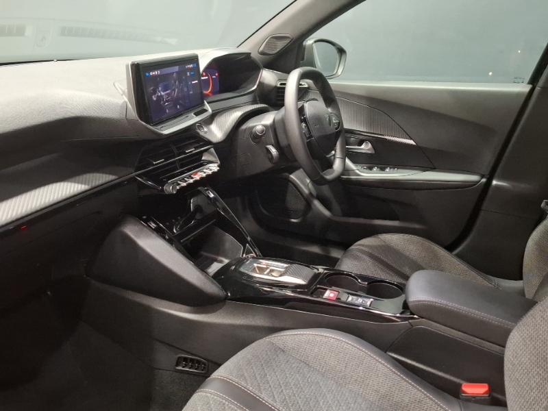 Peugeot e-2008 100Kw Allure 50Kwh Black #5
