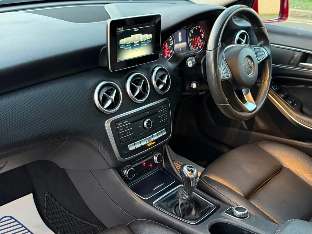 Mercedes-Benz A Class 1.5 A180d Se Euro 6 Ss Red #4