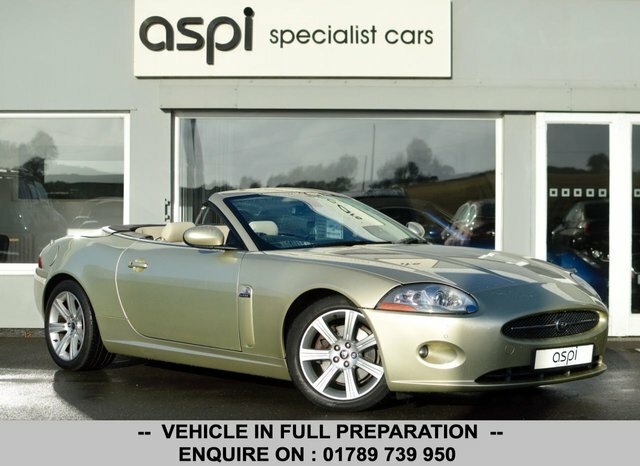 Jaguar XK V8 Convertible Gold