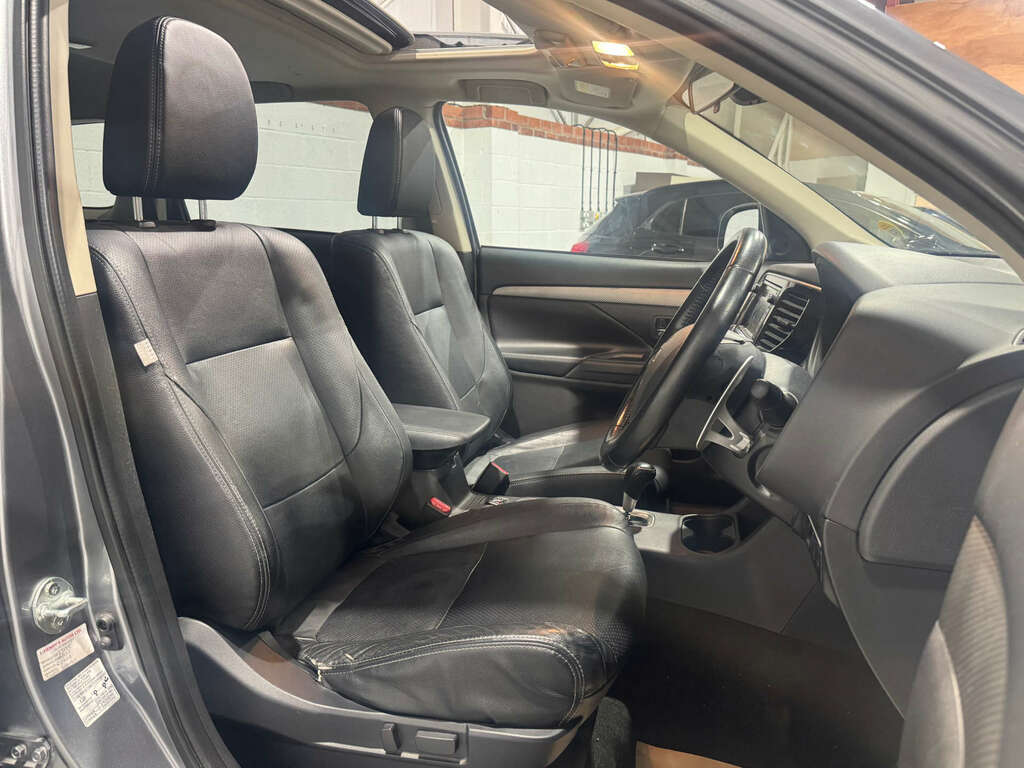 Mitsubishi Outlander 2.2 Di-d Gx3 Silver #12
