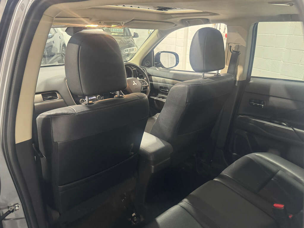 Mitsubishi Outlander 2.2 Di-d Gx3 Silver #23