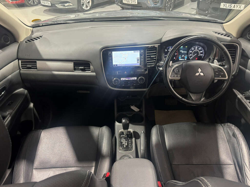 Mitsubishi Outlander 2.2 Di-d Gx3 Silver #46