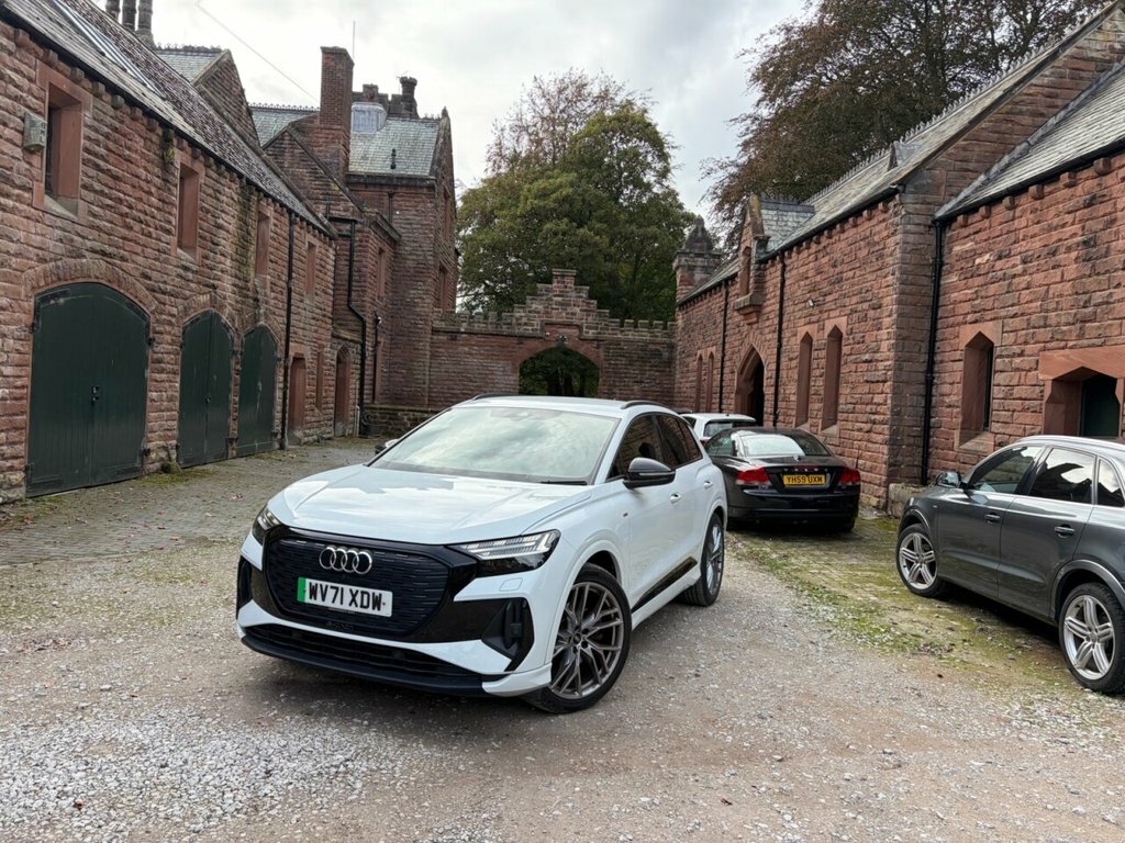 Audi Q4 E Tron 35 Edition 1 Suv 55Kwh 170 Ps White