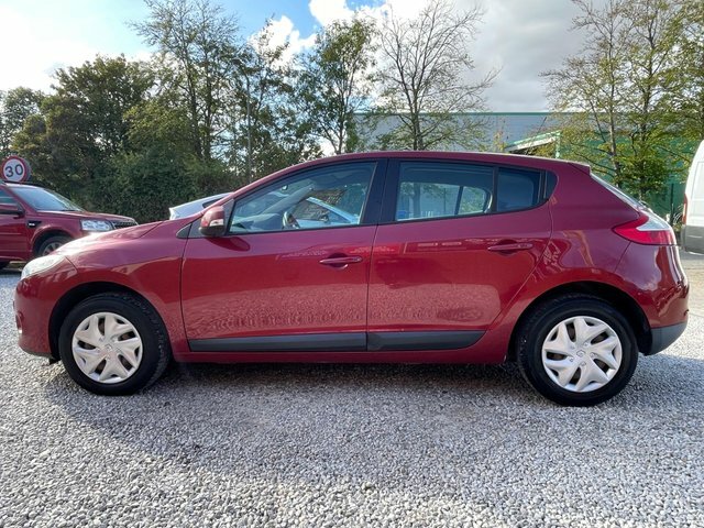 Renault Megane 16V Expression Euro 5 Red #5