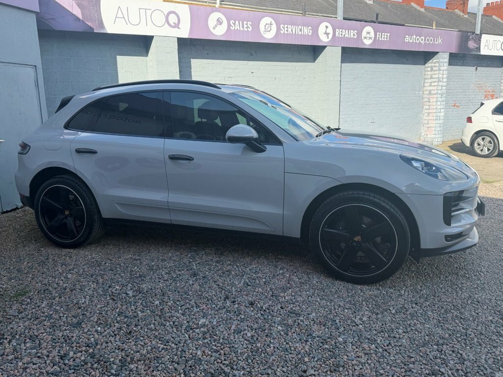 Porsche Macan Suv Grey #3