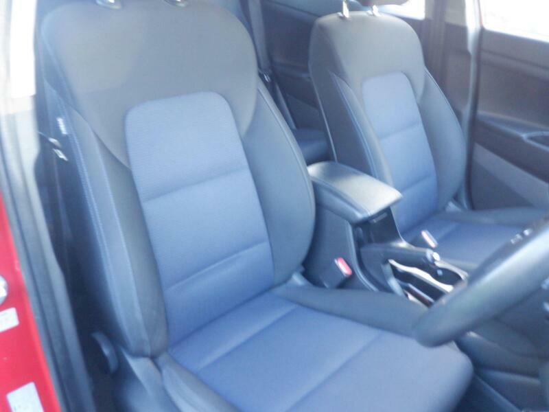 Hyundai Tucson 1.7 Crdi Blue Drive Se Nav Euro 6 Ss Red #3