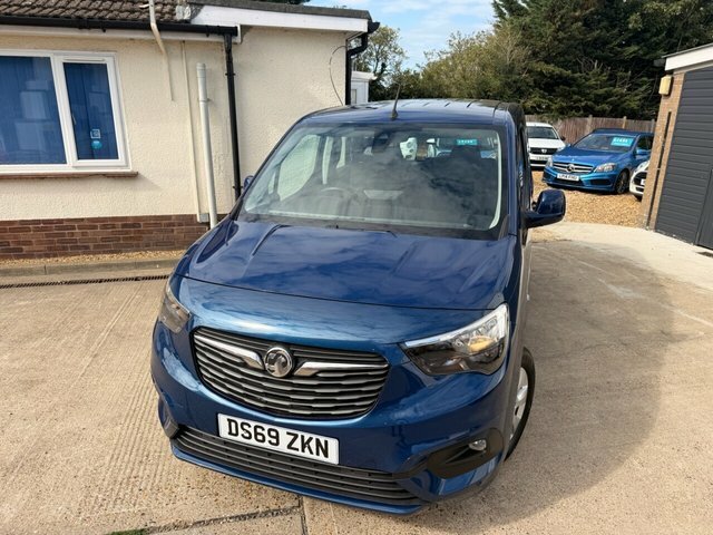 Vauxhall Combo Life 1.5 Turbo D Blueinjection Energy Mpv Au Blue #2