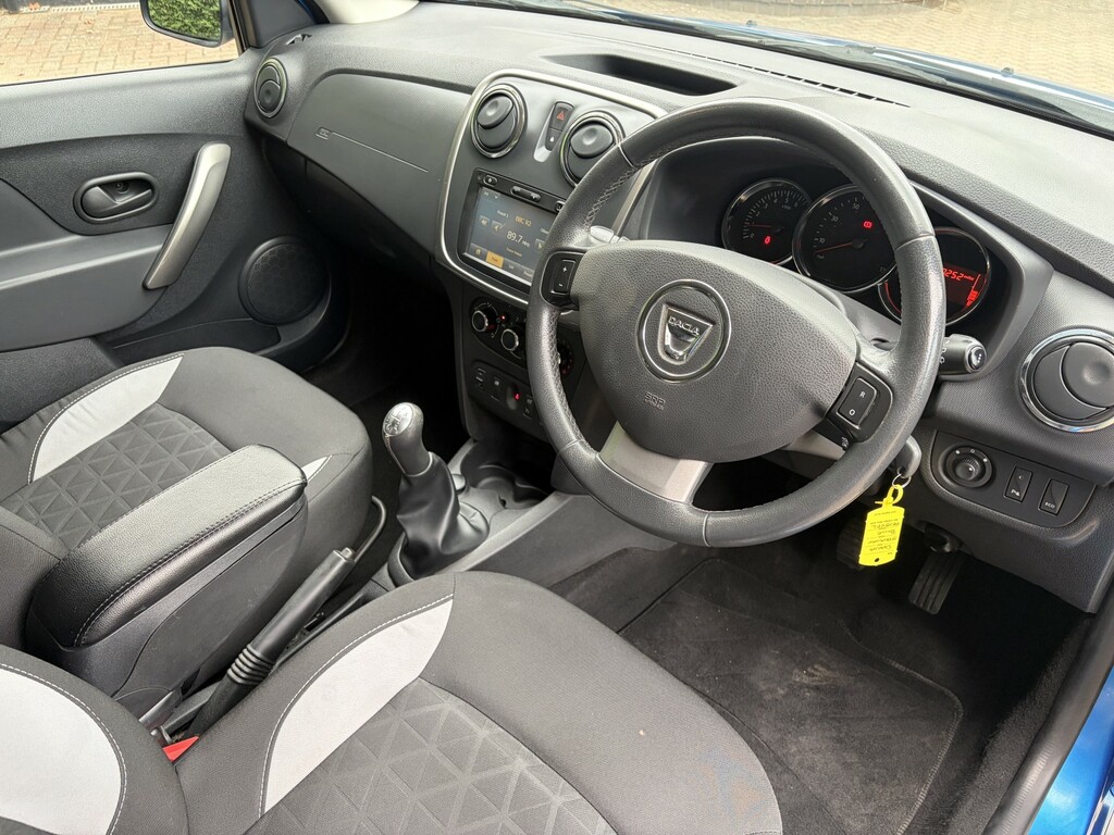 Dacia Sandero Stepway 1.5L Laureate White #14