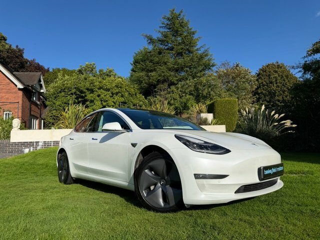 Tesla Model 3 Dual Motor Long Range Saloon 4 White