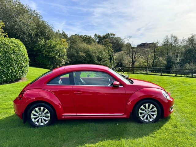 Volkswagen Beetle 1.6 Tdi Bluemotion Tech Design Hatchback Diese Red #4