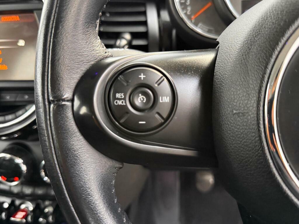 Mini Hatch 1.5 Cooper Silver #49