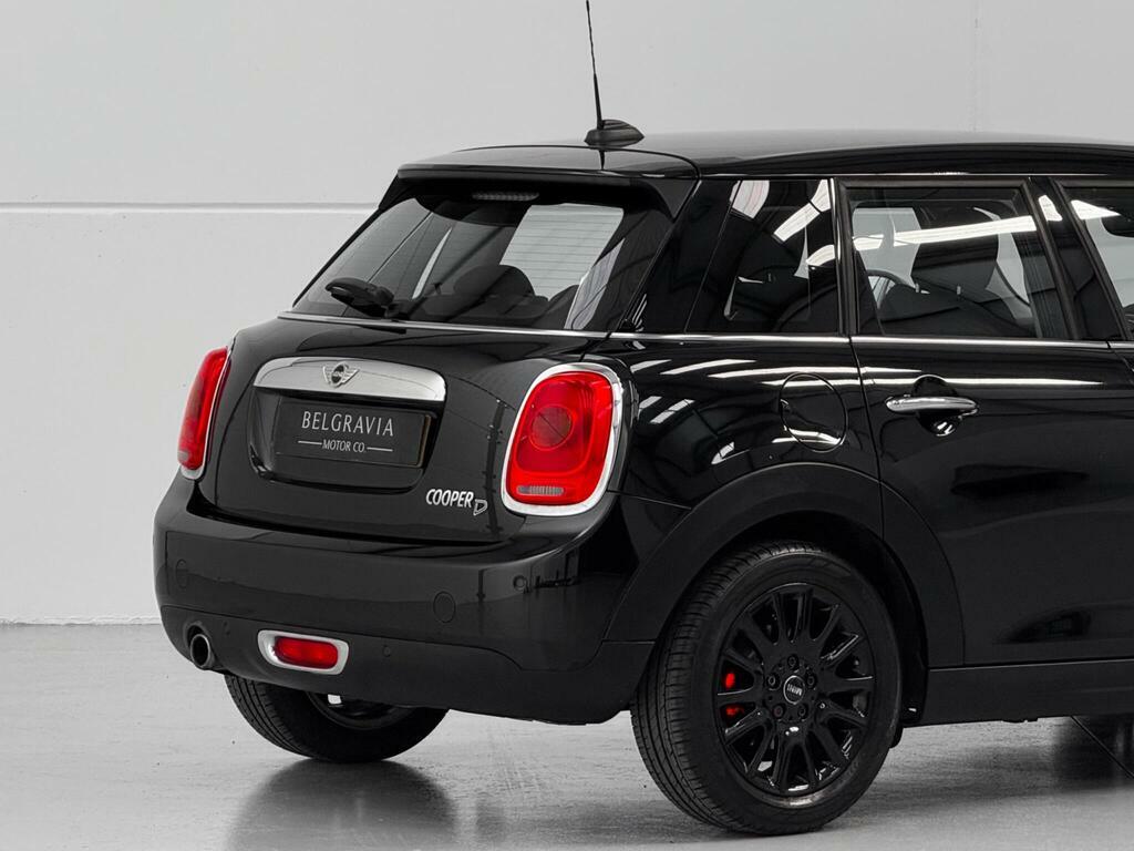 Mini Hatch 1.5 Cooper Silver #17