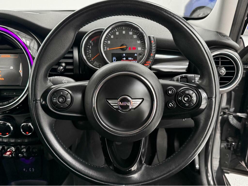 Mini Hatch 1.5 Cooper Silver #35