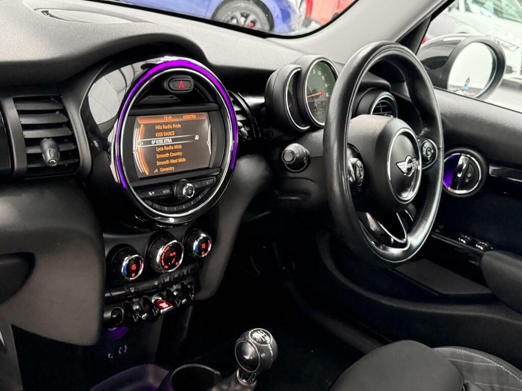 Mini Hatch 1.5 Cooper Silver #48