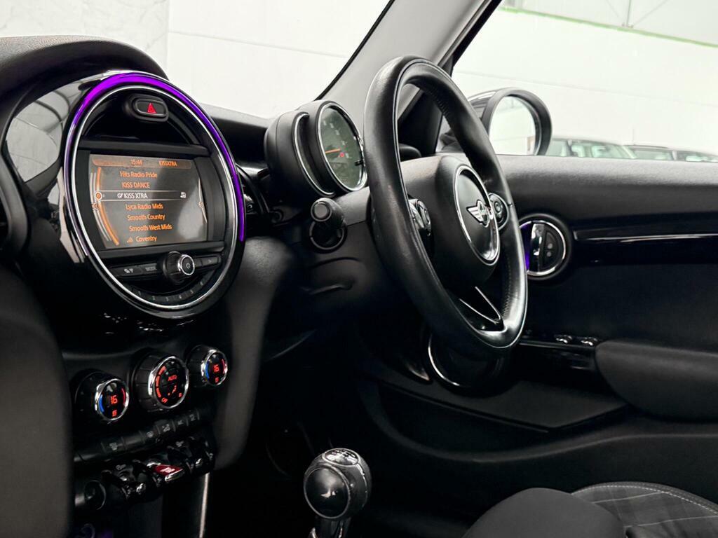 Mini Hatch 1.5 Cooper Silver #52