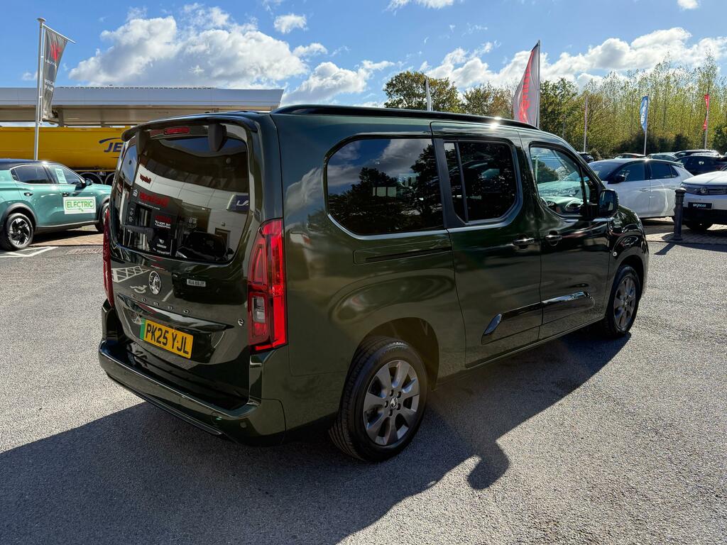 Vauxhall Combo-e Life 100Kw Design XL 52Kwh 7 Seat 2025 Black #23