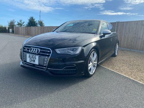 Audi S3 2.0 Tfsi Sportback Black #2