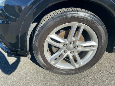 Audi Q3 2.0 Tfsi S Black #4