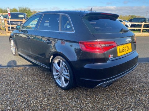 Audi S3 2.0 Tfsi Sportback Black #5