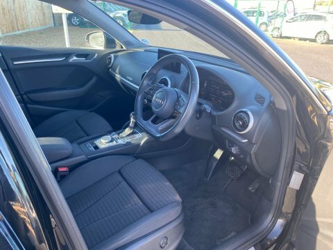 Audi A3 1.5 3 Black Edition Tfsi Black #9