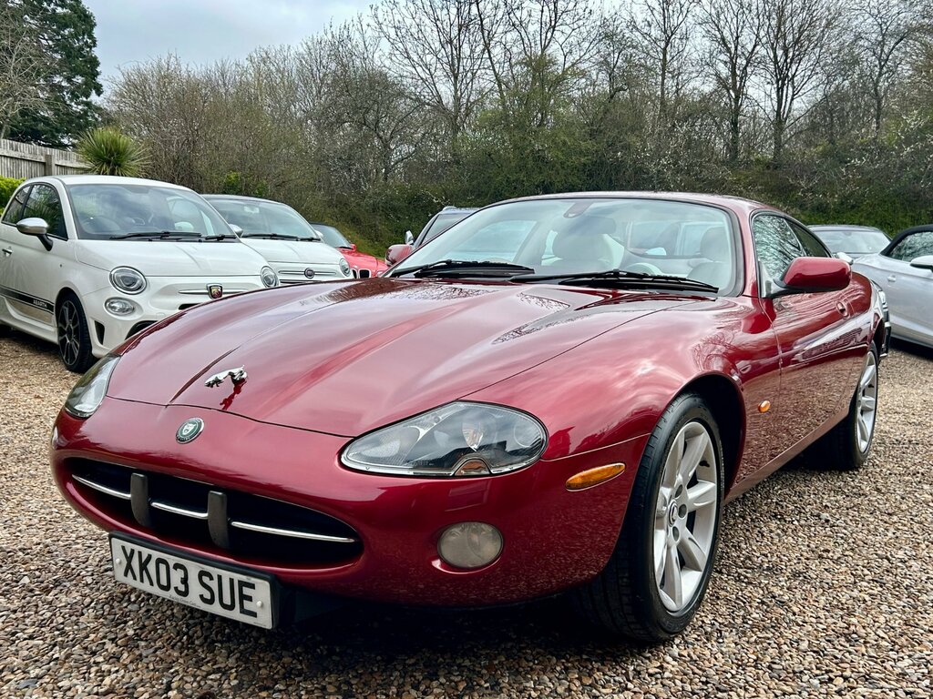 Jaguar XK8 4.2 Coupe 284 Gkm, 300 Bhp Red