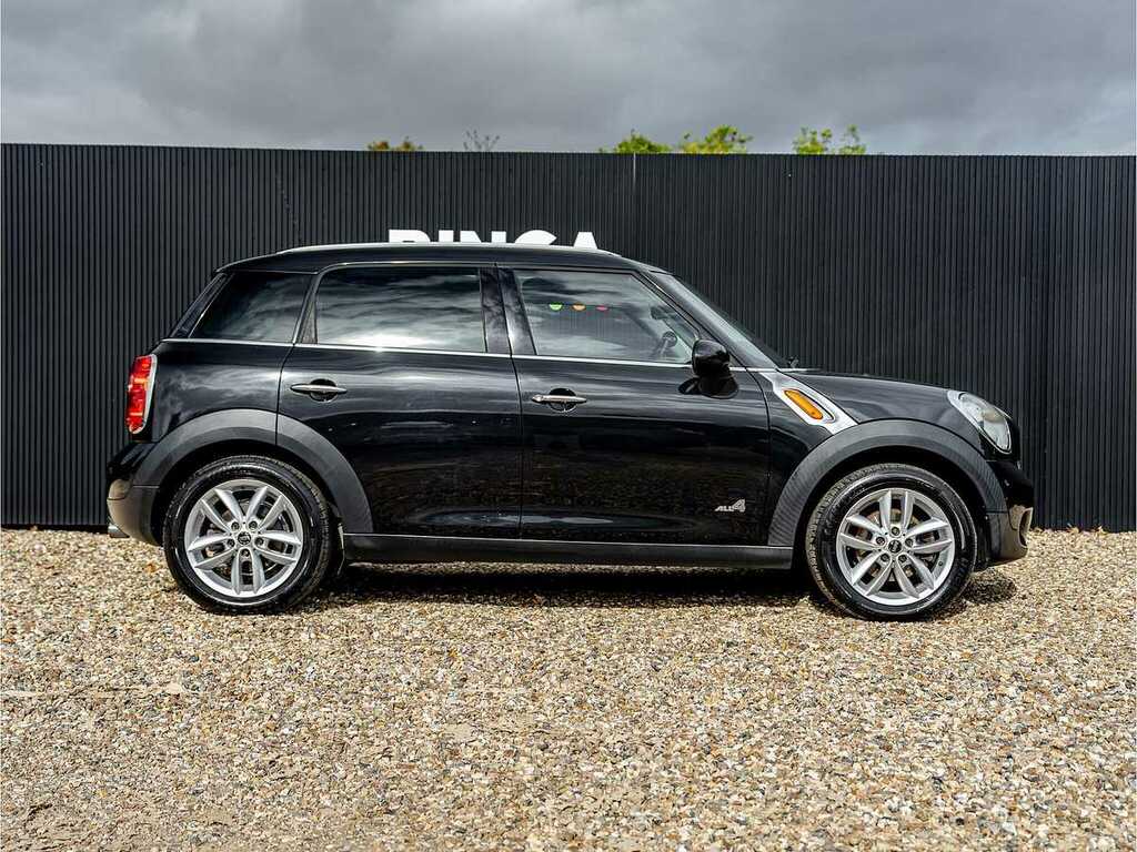 Mini Countryman Cooper D All4 YE12KYW Black #4