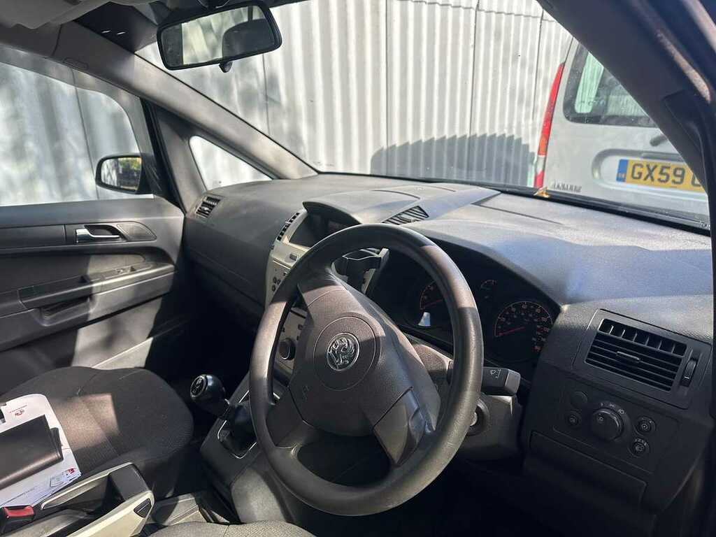 Vauxhall Zafira Life Blue #5