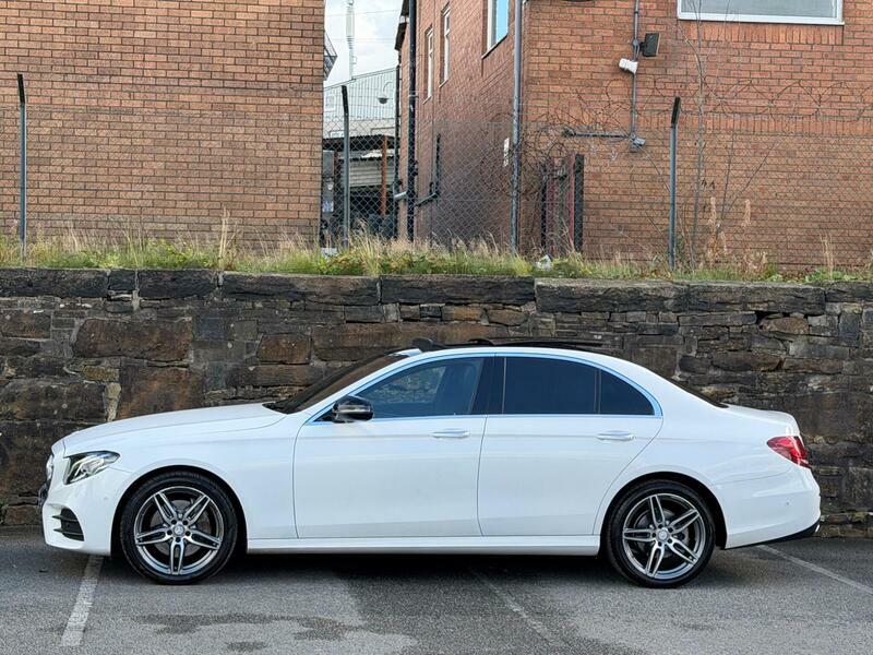 Mercedes-Benz E Class 2.0 E220d Amg Line Premium G-tronic 4Matic Euro White #4
