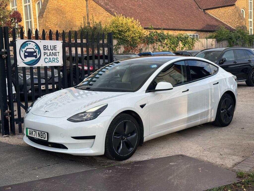 Tesla Model 3 Standard Range Plus White