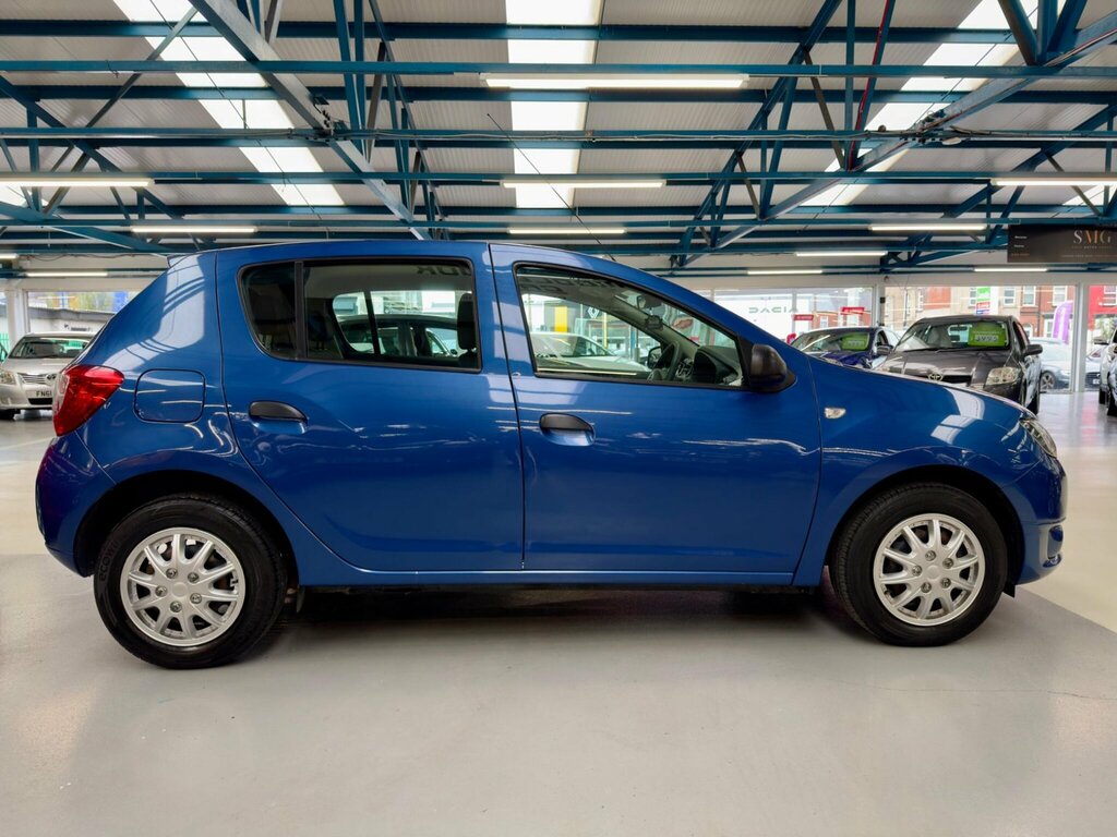 Dacia Sandero 1.1 Ambiance 75 Bhp White #13