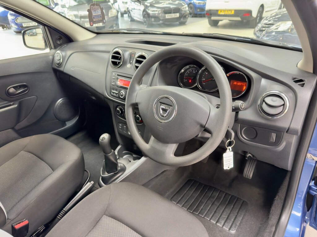 Dacia Sandero 1.1 Ambiance 75 Bhp White #23