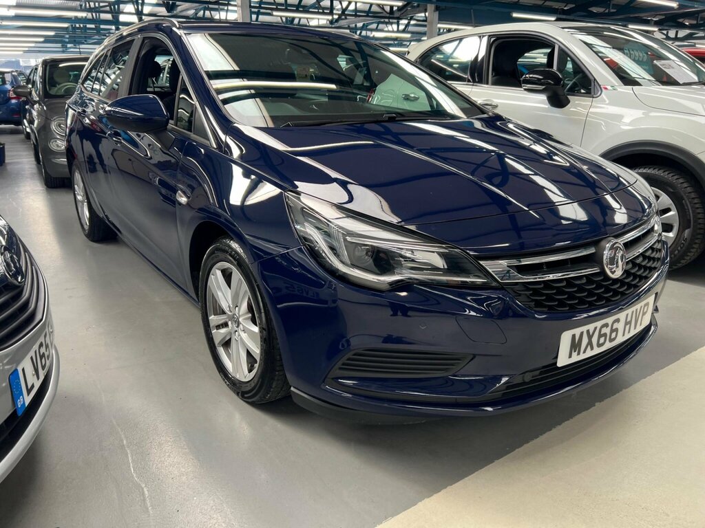 Vauxhall Astra Hatchback 1.4I Design Euro 6 201616 Red #3