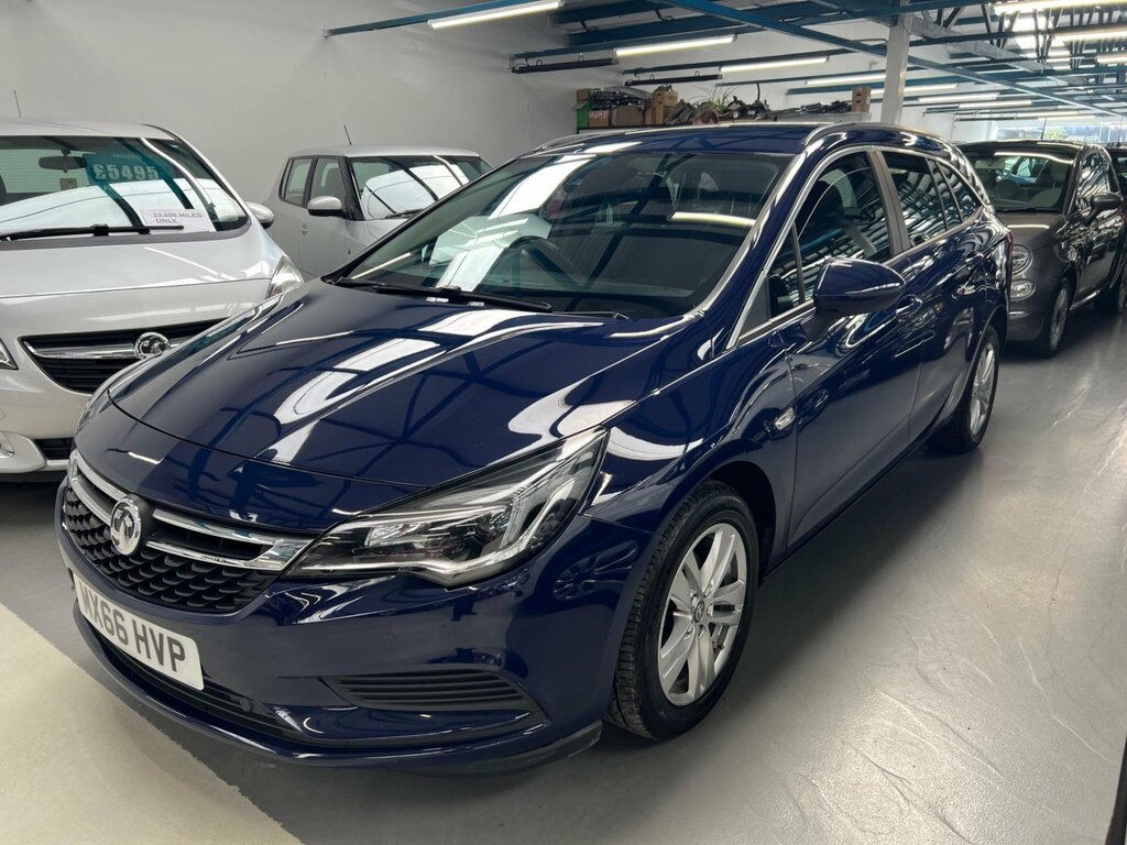 Vauxhall Astra Hatchback 1.4I Design Euro 6 201616 Red #1