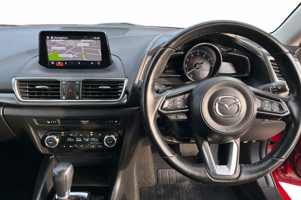 Mazda 3 2.0 Skyactiv-g Sport Nav Hatchback Red #4
