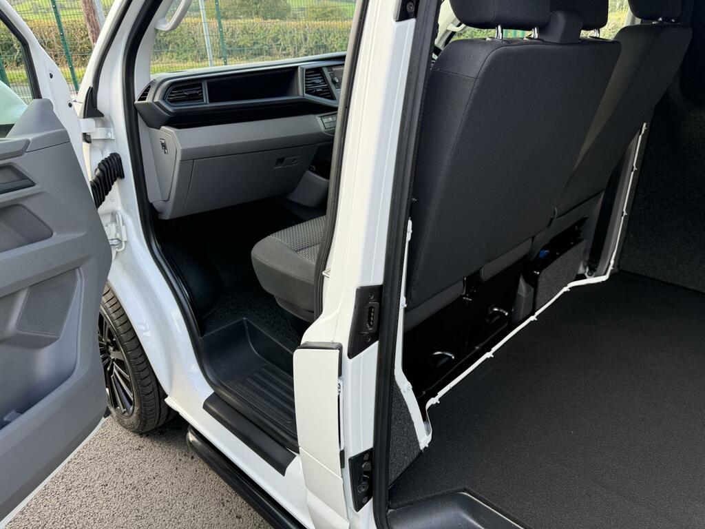 Volkswagen Transporter 2.0 Tdi 150 6 Speed Highline Panel Van White #4