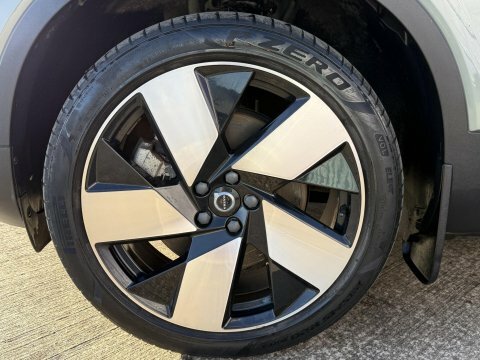 Volvo C40 Plus Silver #15