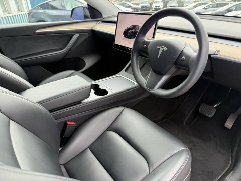 Tesla Model Y Dual Motor Long Black
