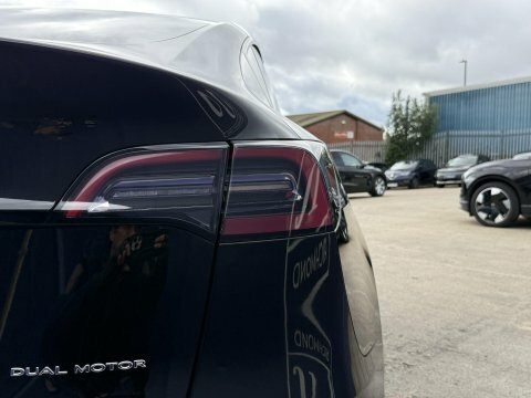 Tesla Model Y Long Range Awd White #14